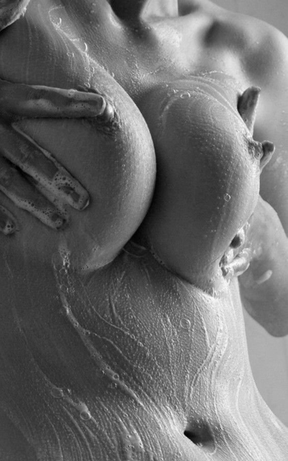 Женские попки и сиськи с набухшими сосками крупным планом секс фото и порно фото